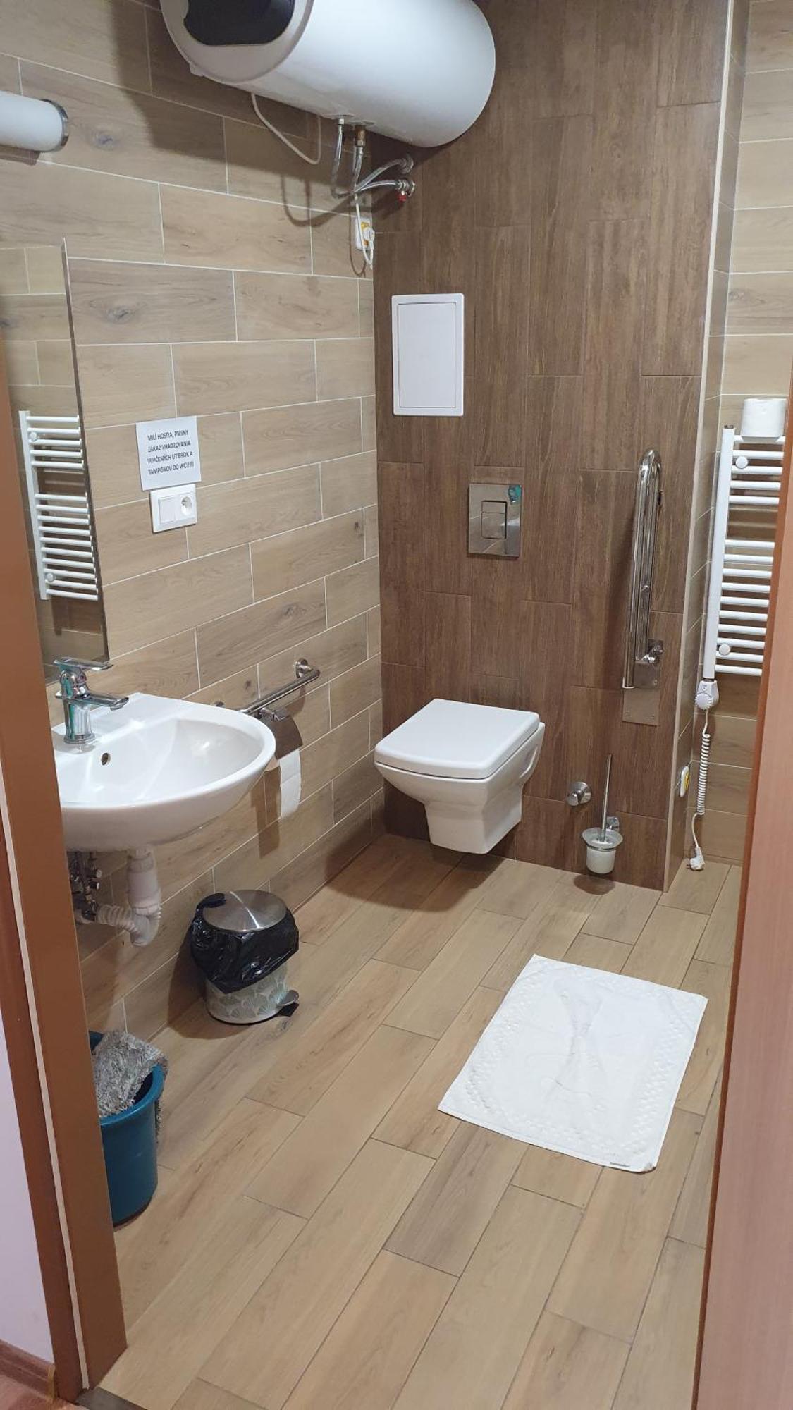 Hotel Felicia Kaluža 外观 照片