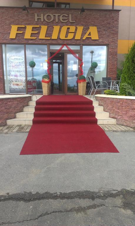 Hotel Felicia Kaluža 外观 照片