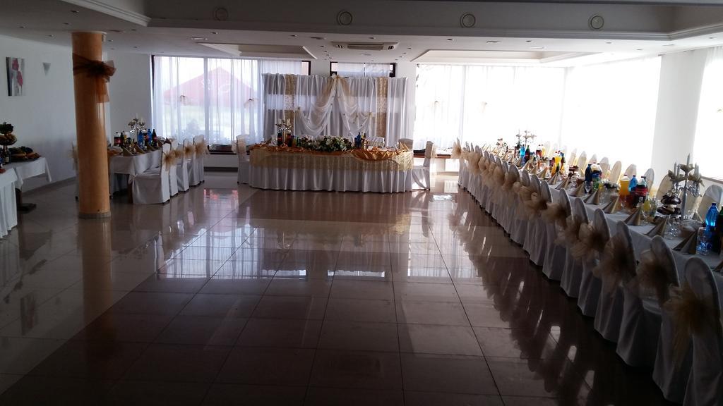 Hotel Felicia Kaluža 外观 照片